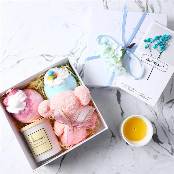 Candle And Bath Bomb Set